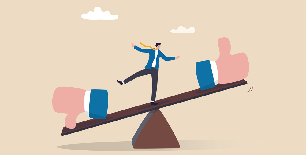 バランスボードでバランスを取る人のイメージ画像